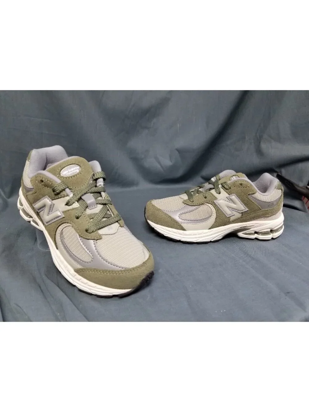 New Balance 2002 Sneakers PC2002CA Dark Olive Kids Size 13 NEW NO BOX!
